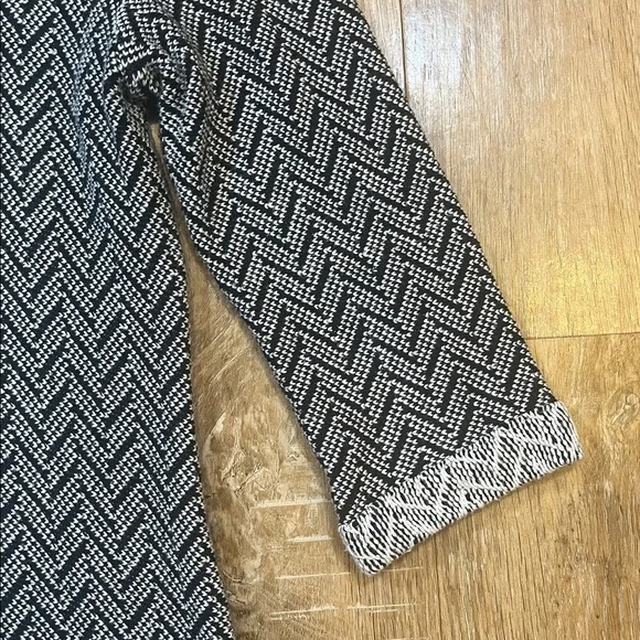 Amour Vert Herringbone Mini Sweater Dress Black Cream Small Like New 3/4 Sleeve - Picture 3 of 11